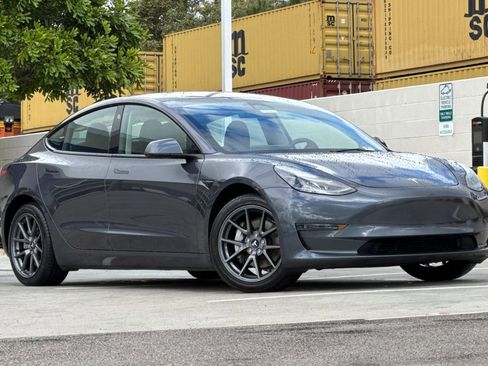 Used 2023 Tesla Model 3 Standard Range RWD image 2