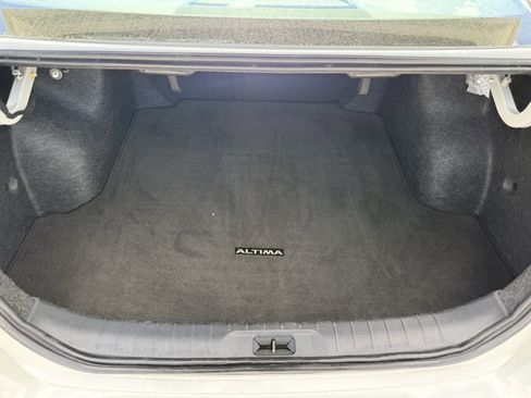 Used 2025 Nissan Altima 2.5 SV image 30