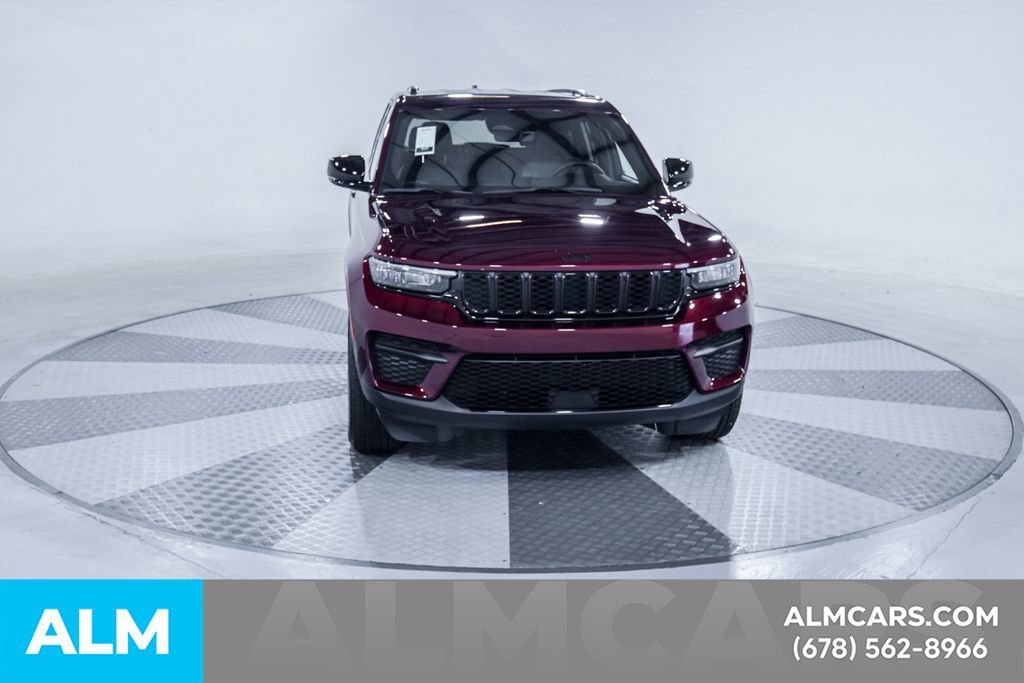 Used 2025 Jeep Grand Cherokee Altitude AWD/4WD image 14