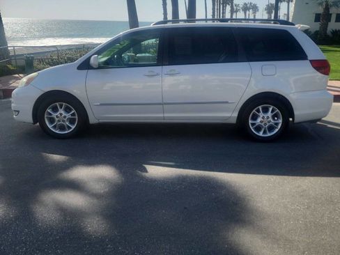 Used 2004 Toyota Sienna XLE FWD image 3