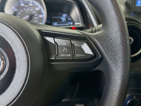 Used 2019 Toyota Yaris L image 15