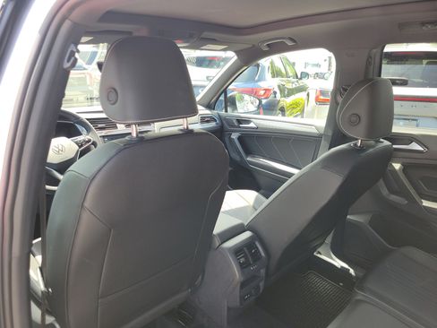 Used 2024 Volkswagen Tiguan SE R-Line AWD/4WD image 13