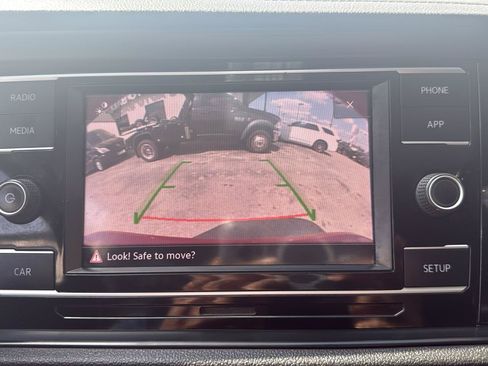 Used 2019 Volkswagen Jetta SE FWD image 20