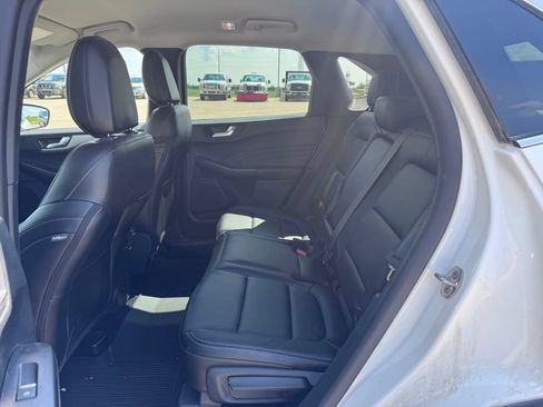 Used 2026 Ford Escape Platinum w/ Equipment Group 601A AWD/4WD image 9