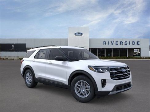 New 2026 Ford Explorer Active w/ Active Comfort Package image 7