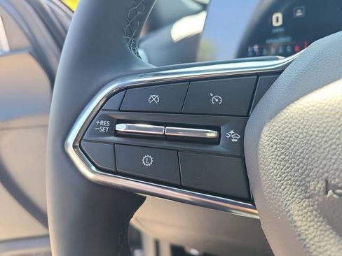 New 2026 Chevrolet Equinox LT w/ Safety and Technology Package FWD image 22