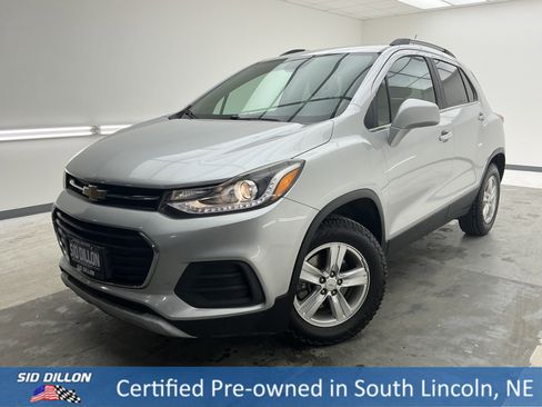 Used 2017 Chevrolet Trax LT w/ LT Convenience Package image 1