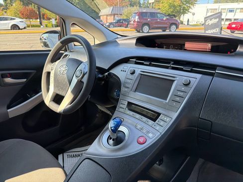 Used 2014 Toyota Prius Two image 20