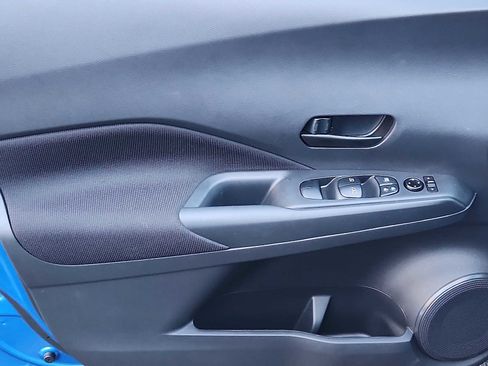 Certified 2025 Nissan Kicks Play S image 12