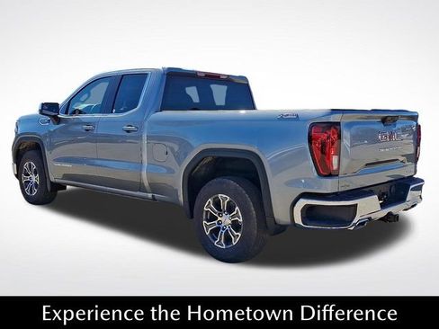 New 2026 GMC Sierra 1500 SLE image 4
