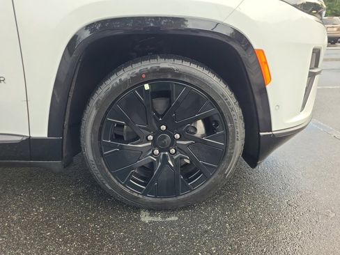 New 2025 Jeep Wagoneer S Launch Edition image 25