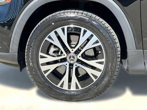 Certified 2024 Mercedes-Benz GLB 250 4MATIC image 12