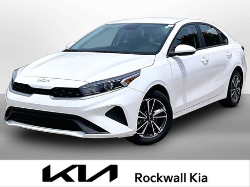 Certified 2023 Kia Forte LXS FWD image 1