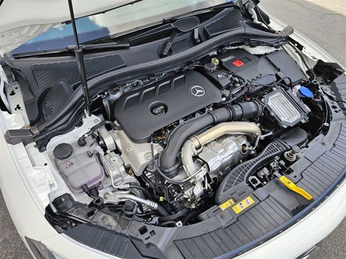 Used 2025 Mercedes-Benz GLA 250 image 27