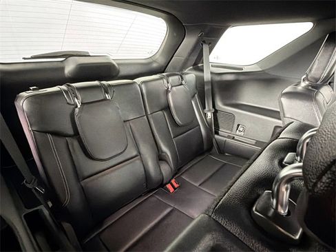 Used 2020 Ford Explorer ST image 26