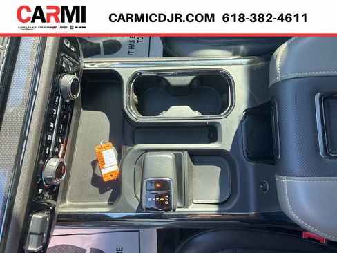 Used 2022 Chevrolet Silverado 1500 ZR2 w/ Technology Package image 31