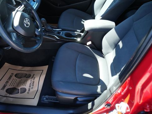 Used 2020 Toyota Corolla LE image 10