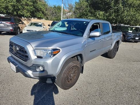 Certified 2019 Toyota Tacoma SR5 image 1