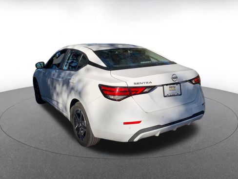 Used 2025 Nissan Sentra SV image 5