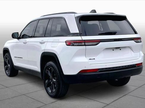 Certified 2023 Jeep Grand Cherokee Altitude image 11