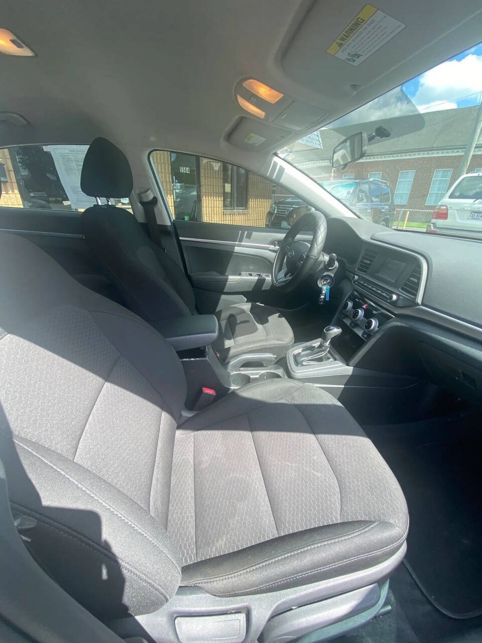 Used 2019 Hyundai Elantra SE w/ Cargo Package FWD image 11