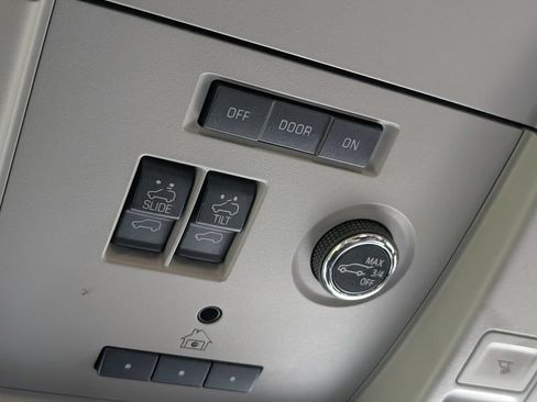 Used 2019 Chevrolet Suburban LT AWD/4WD image 37