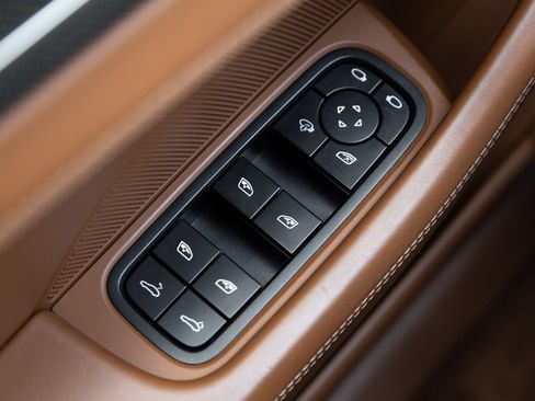 Certified 2022 Porsche Panamera Turbo S AWD/4WD image 19
