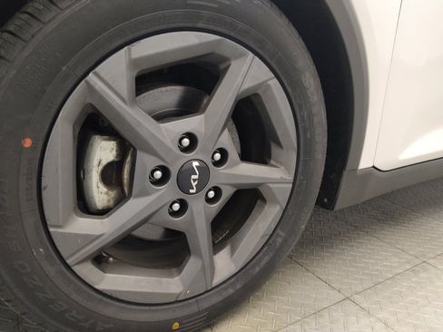 Used 2025 Kia K4 FWD image 31