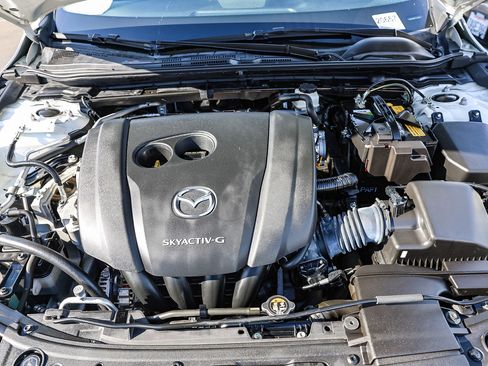 Used 2019 MAZDA MAZDA3 Hatchback w/ Preferred Package image 17