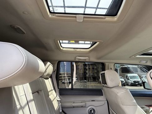 Used 2006 Jeep Commander Limited w/ Trailer Tow Group IV image 24