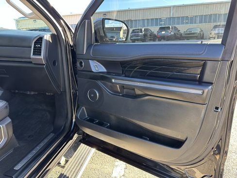 Used 2019 Ford Expedition Platinum image 19