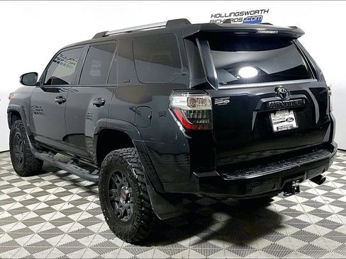 Used 2020 Toyota 4Runner SR5 Premium RWD image 8