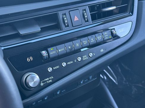 Certified 2025 Lexus ES 350 w/ Premium Package FWD image 18
