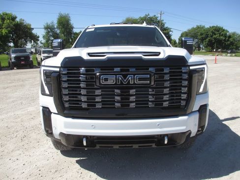 New 2026 GMC Sierra 3500 Denali Ultimate AWD/4WD image 12