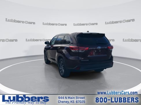 Used 2017 Toyota Highlander XLE image 7