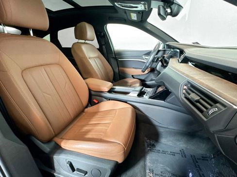 Used 2022 Audi e-tron Premium image 26