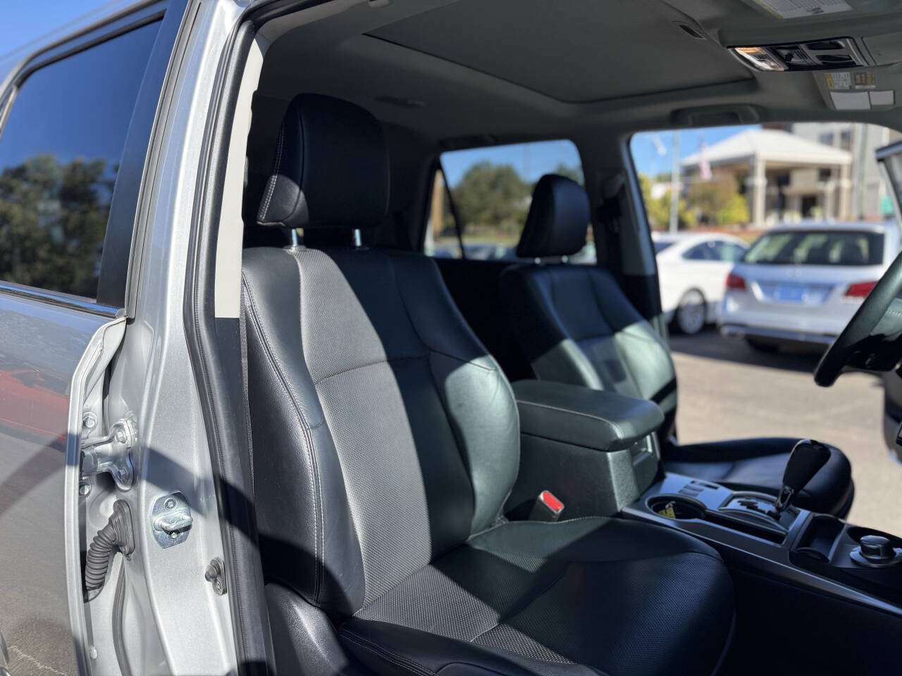Used 2020 Toyota 4Runner Limited AWD/4WD image 24