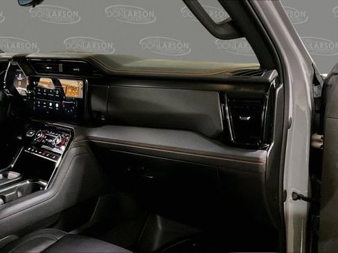 Used 2024 GMC Sierra 2500 AT4 w/ Technology Package image 33