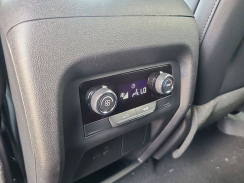 New 2026 Chevrolet Traverse LT image 13