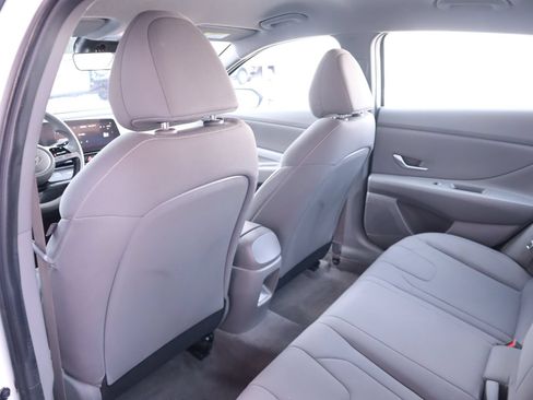 Used 2024 Hyundai Elantra SEL FWD image 42