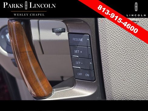 Used 2014 Lincoln Navigator 2WD image 31