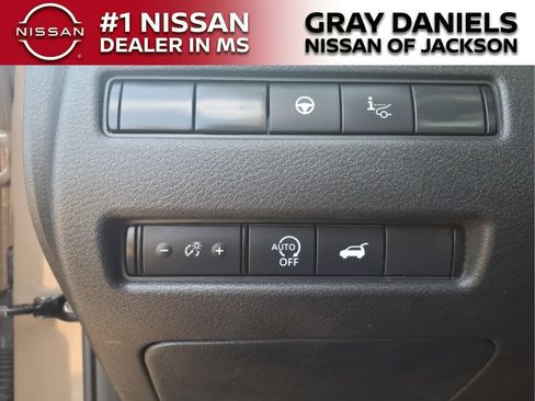Certified 2025 Nissan Rogue Platinum w/ Tech Package FWD image 15