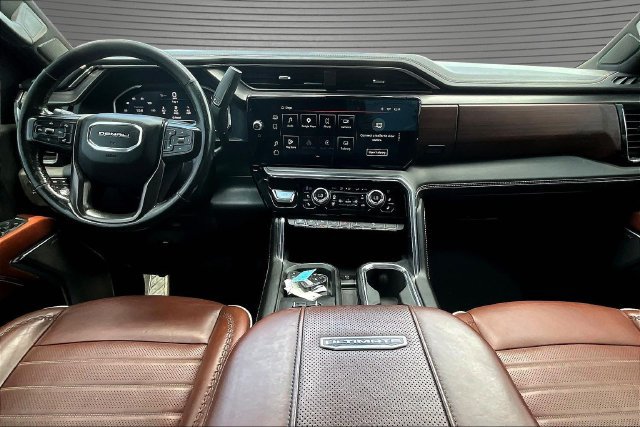 Used 2024 GMC Sierra 2500 Denali Ultimate AWD/4WD image 8