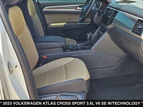 Used 2023 Volkswagen Atlas Cross Sport SE AWD/4WD image 30
