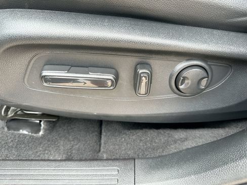 Used 2025 Honda CR-V EX-L image 12