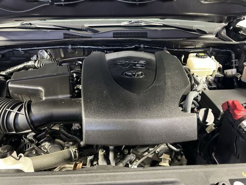 Used 2019 Toyota Tacoma TRD Off-Road image 28