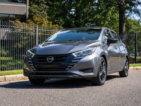 Used 2023 Nissan Versa SR w/ Trunk Package FWD image 2