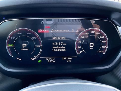 Used 2023 Audi RS e-tron GT image 25