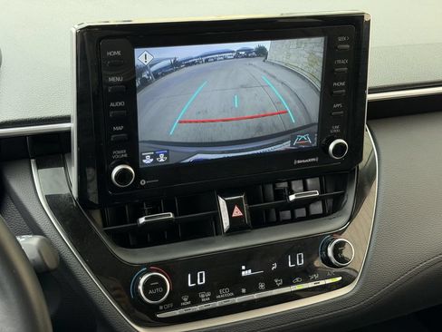 Used 2022 Toyota Corolla Cross XLE w/ Convenience Package FWD image 18