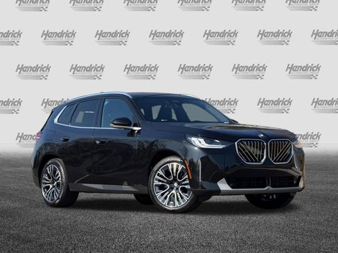 Used 2025 BMW X3 xDrive30i image 2